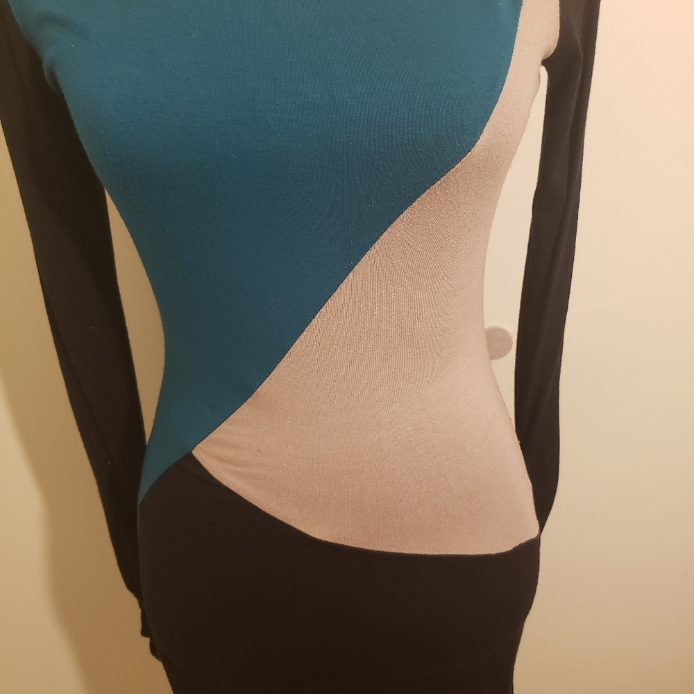 Dress - Picture 4 of 4
